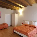 Frühstückspension Honey 4*
