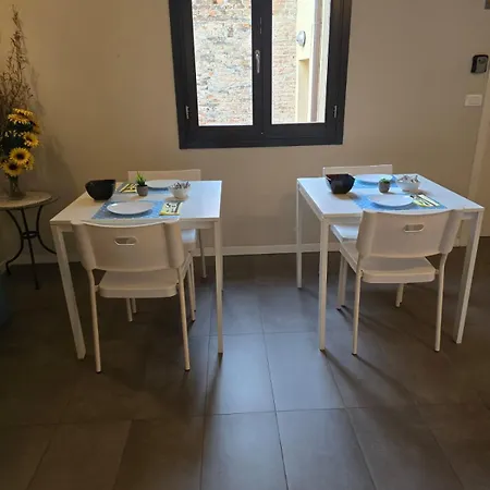 Honey Bed & Breakfast 4*