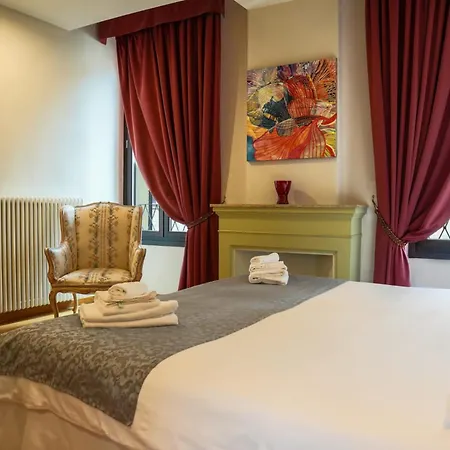 Honey Bed and Breakfast 4*