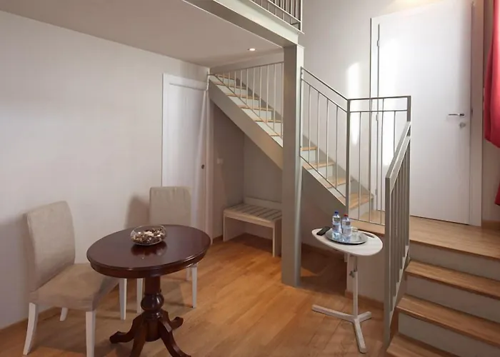 Honey Bed & Breakfast